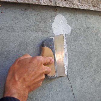 Reparere sprekk i grunnmur Reparere sprekk i grunnmur